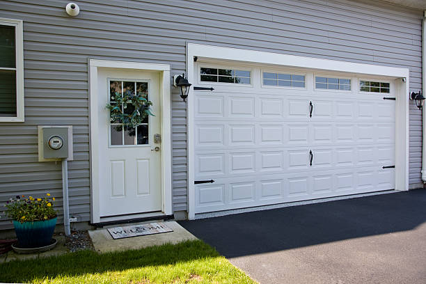 24/7 Emergency Garage Door Roller Replacement experts in Northford, CT